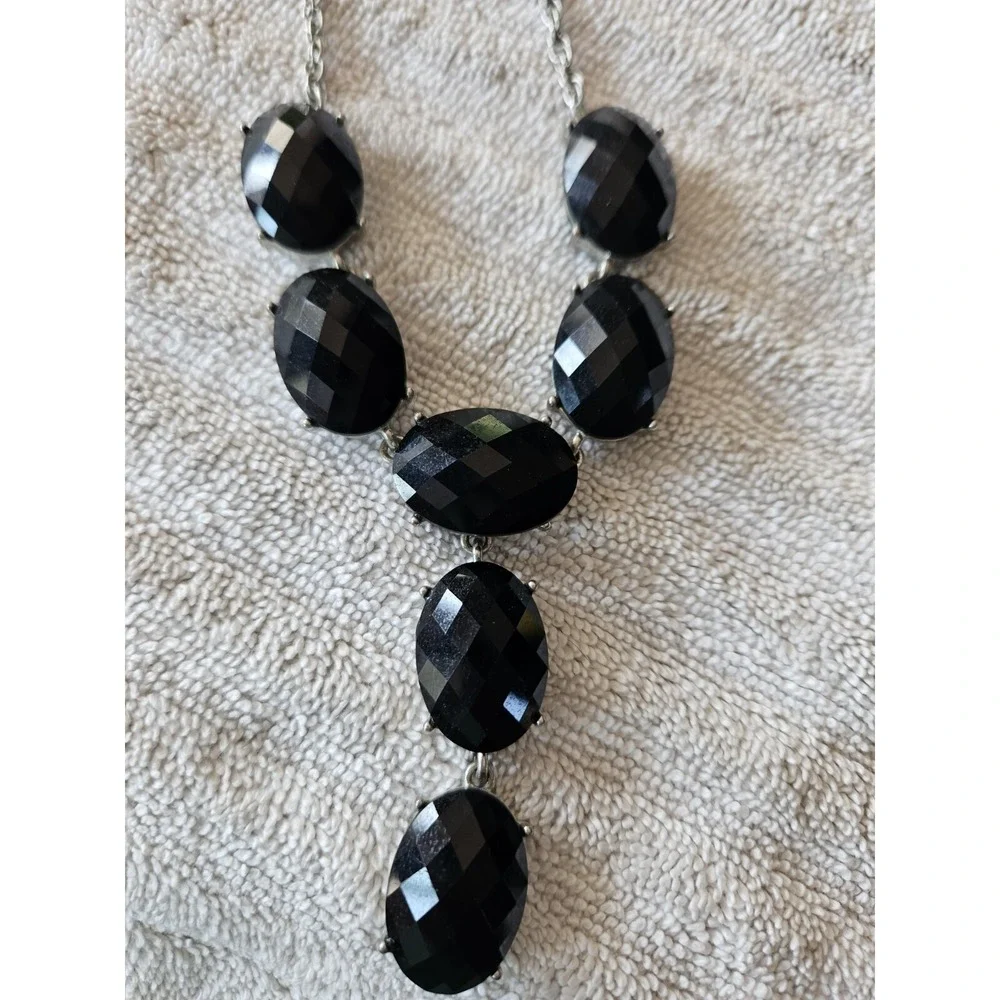 2028 Brand Jewelry Oval‎ Faceted Necklace 18 Inch. Black And Silver Toned